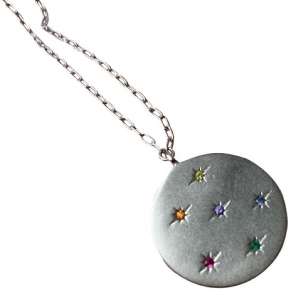 New Tai Jewelry Medallion Necklace (NWOT)